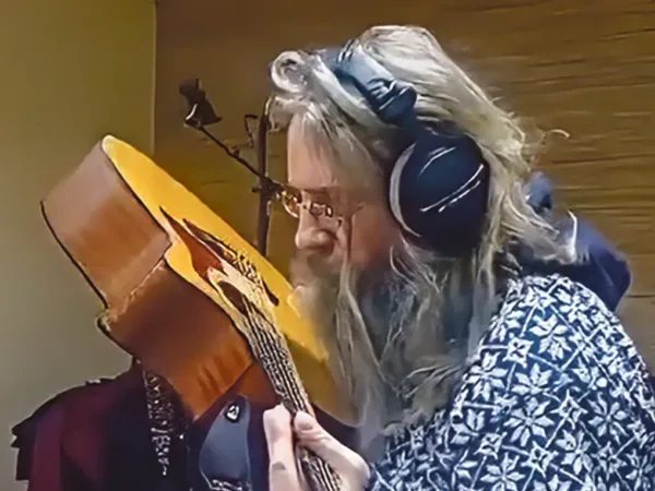 Ilvese Aapo: p&uuml;vv&auml; eesti ja v&otilde;ro kiilt vii p&auml;&auml;l hoita