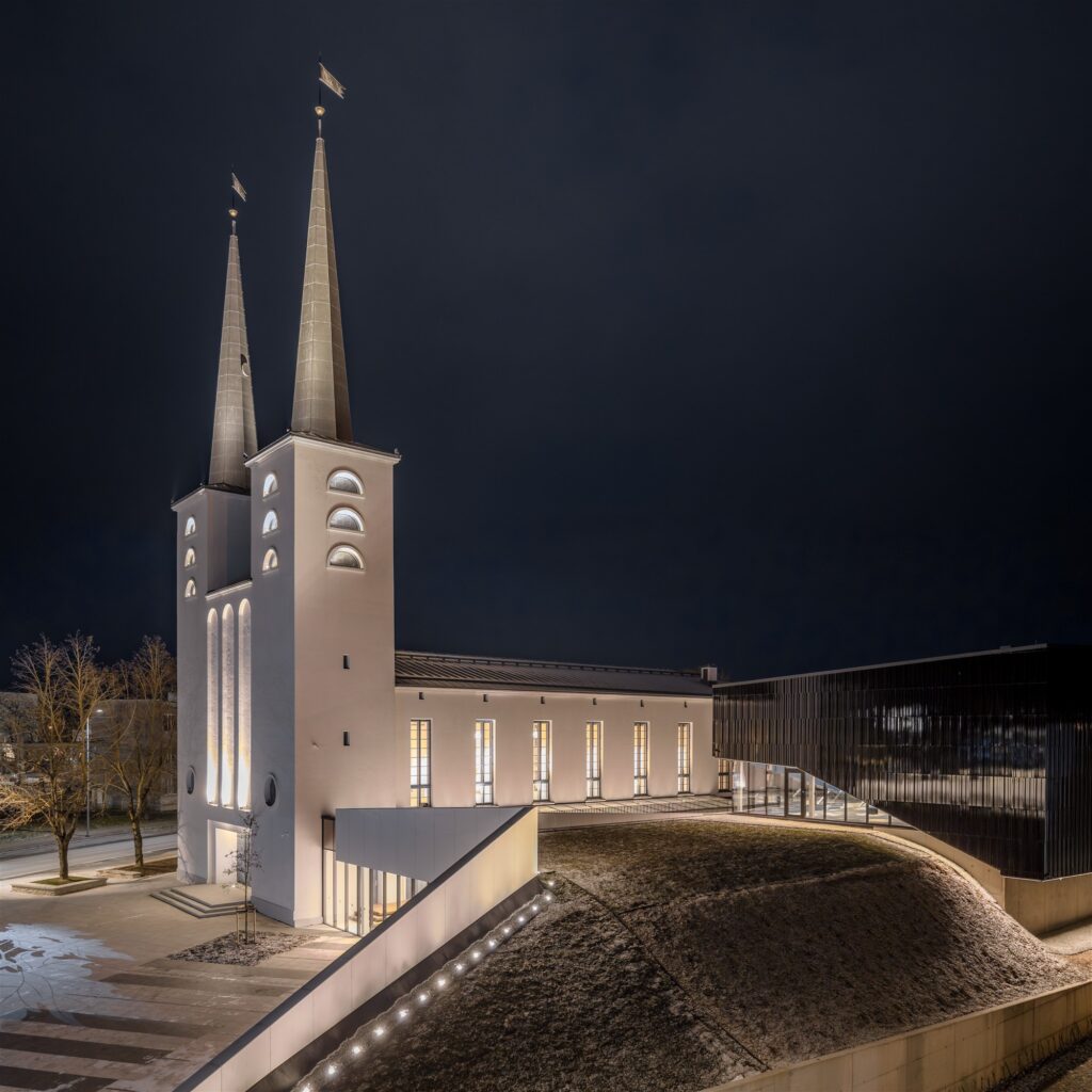 Avarate v&otilde;imalustega ja mitmekihiline Ukuaru muusikamaja