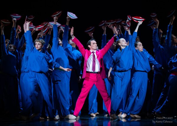 Kunst(ipoliitika) kusagil keskel, kergelt kergitatud