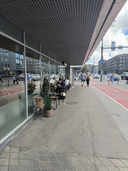 Kahe jalutuskäigu märkmed Narva maanteelt
