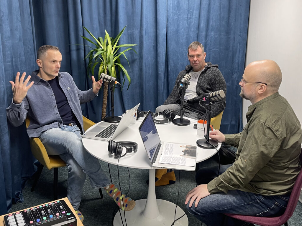 TEATRIVAHT. &bdquo;S&Uuml;GISSONAAT&rdquo; JA &bdquo;KASTEPUNKT&rdquo;