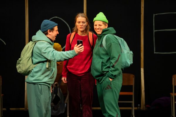 Peeglivaba p&uuml;hap&auml;ev ja hingepeeglisse vaatav teatrip&auml;ev