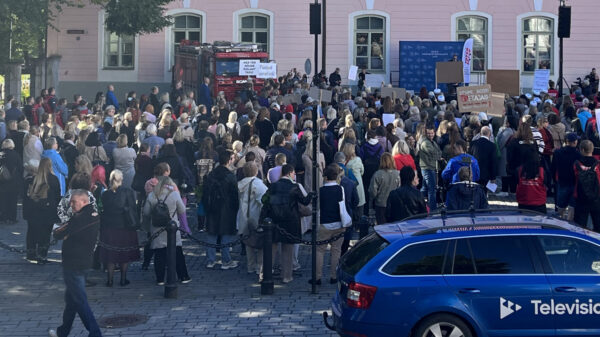 Õpetajate meeleavaldus Toompeal: „Ühel hetkel peab inimene iseenda eest ka seisma“