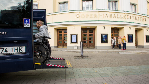 Kes pääseb teatrisse?